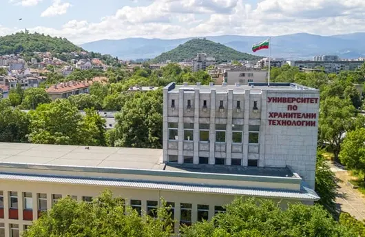 Война зад стените на университета: "Ректорът е цензор" - студенти отвръщат на Пламен Моллов