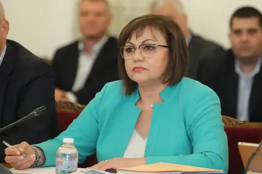 Нинова уличи Гешев във вендета след поява на "Съдебна охрана" в дома ѝ в 7:30 ч. 