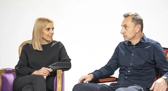 "Животът и други неща" E120: Две години и един час назад