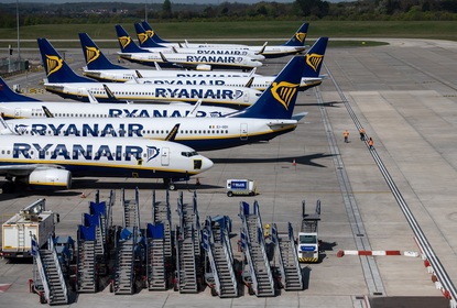 Тежко приземяване: Ryanair ще съкрати 3000 служители