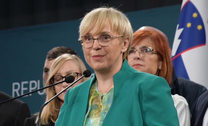 Адвокат на Мелания Тръмп, доктор по право и бивша ТВ водеща - Словения избра първата си жена-президент