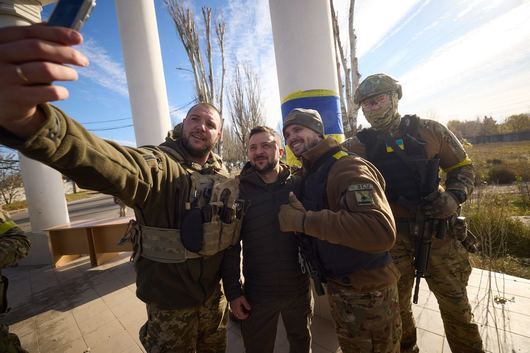 Украинският президент Володимир Зеленски пристигна в Херсон за първи път