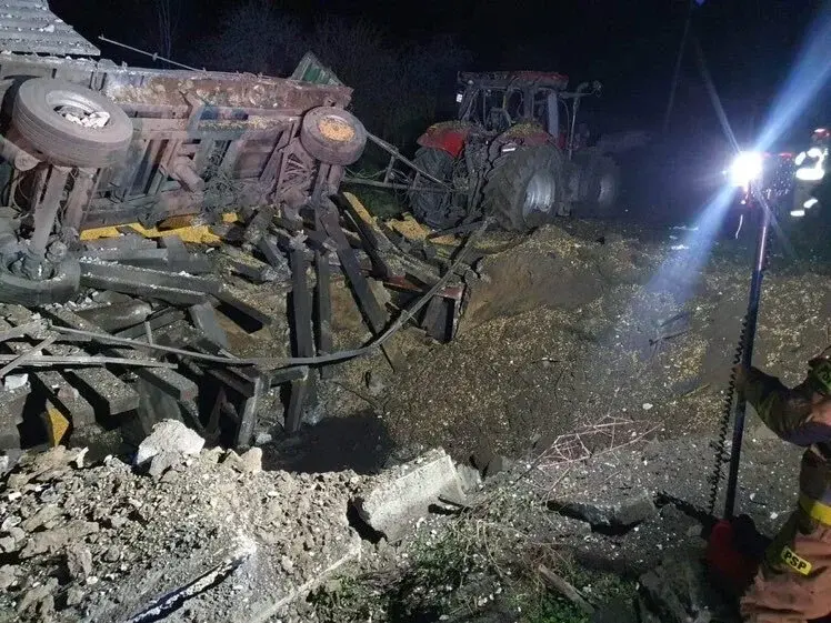 Руски ракети паднаха в Полша и убиха двама души, полският премиер свика спешно заседание