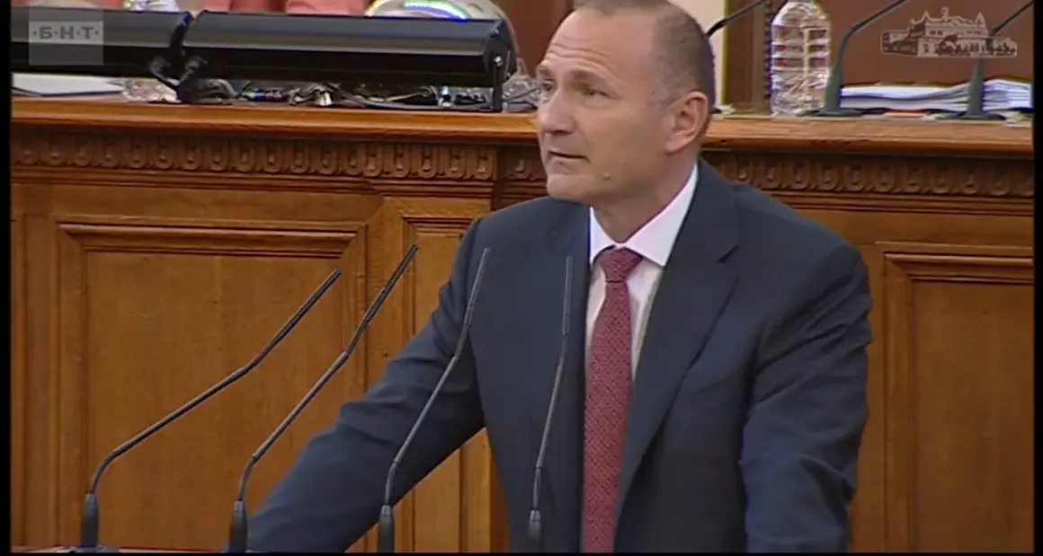Енергийният министър в синхрон с ГЕРБ и ДПС защити "Газпром" за спрения газ