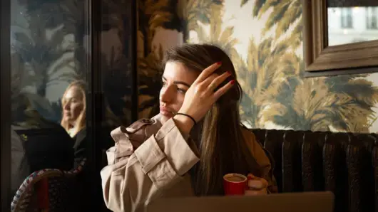 Велина Стефанова - от сцената на X Factor до фотографската академия BECA