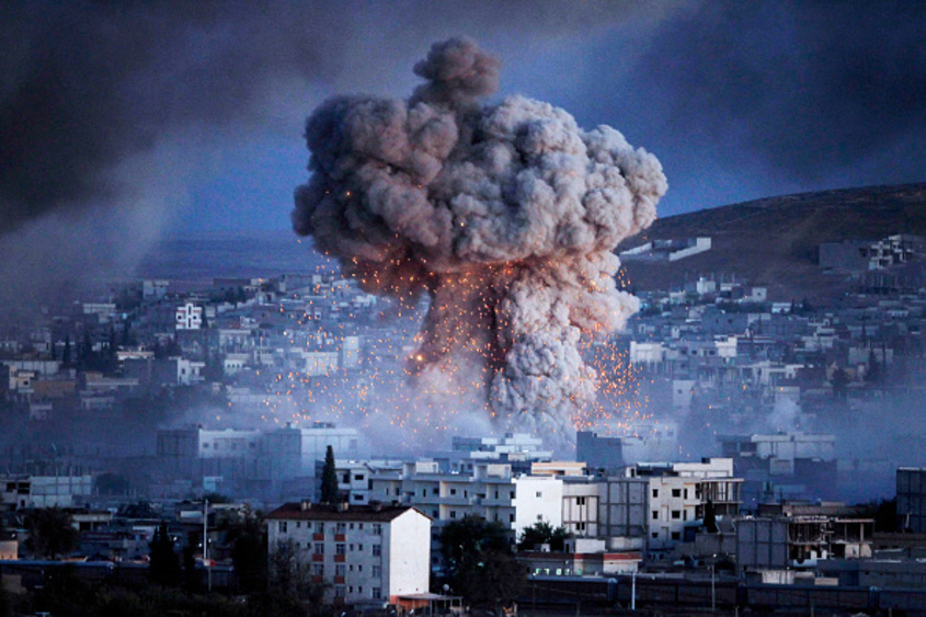 Турция бомбардира кюрдски градове в Северна Сирия 