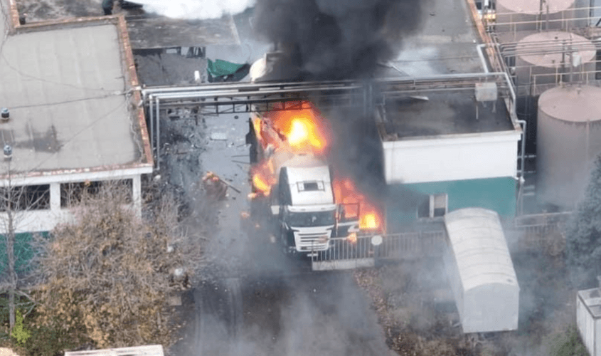 Взрив на цистерна пред завод в Русе, един човек е загинал