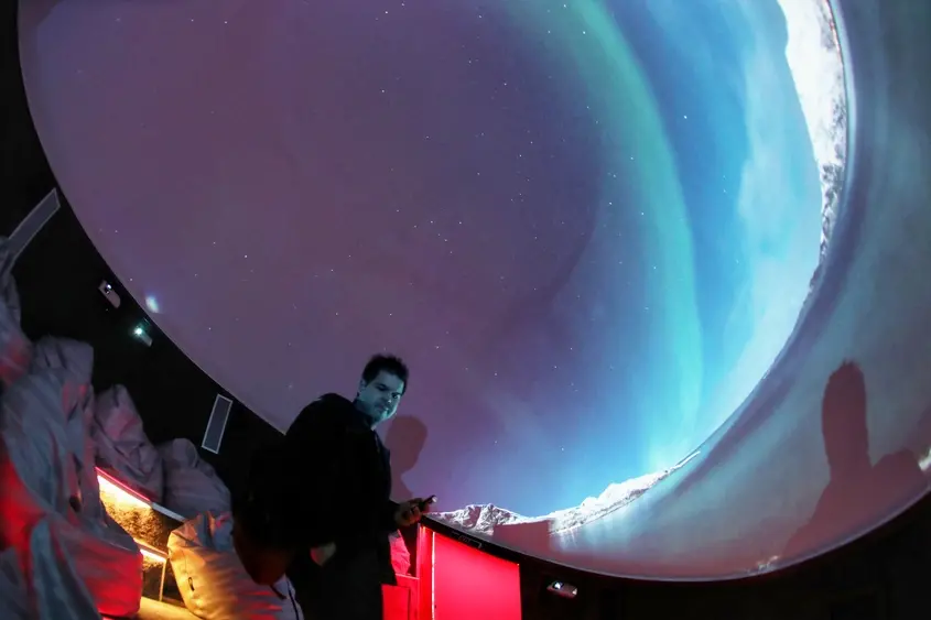 Първият планетариум в София отваря врати
