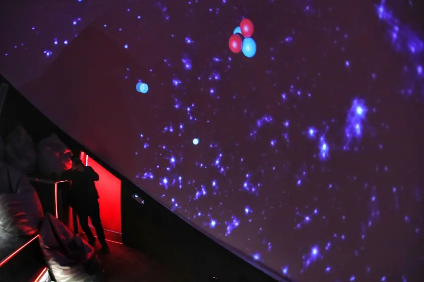 Първият планетариум в София отваря врати