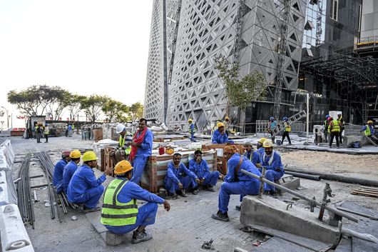 Работната ръка в Катар е предимно от имигранти и техните права станаха тема, по-обсъждана от Световното