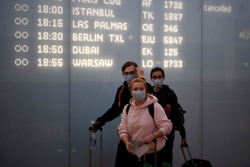 Срещу 190 евро: PCR тест директно на летището във Виена