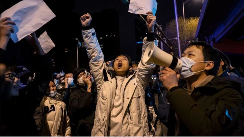 Китай задейства "аварийно" ниво на цензура заради риск от нови протести