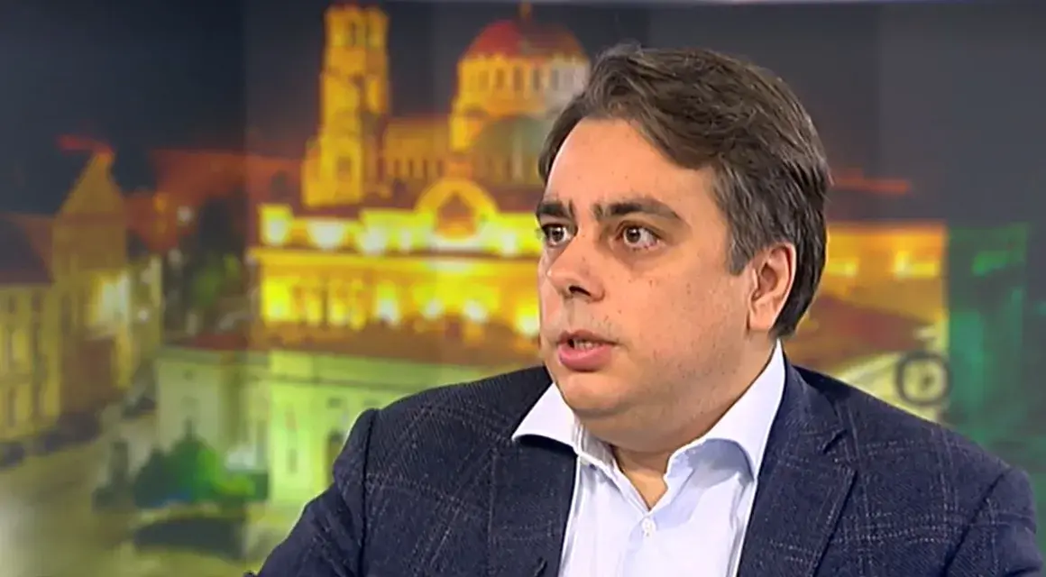 Асен Василев: Има чести срещи и ясно съгласуване на действията между Борисов и Радев