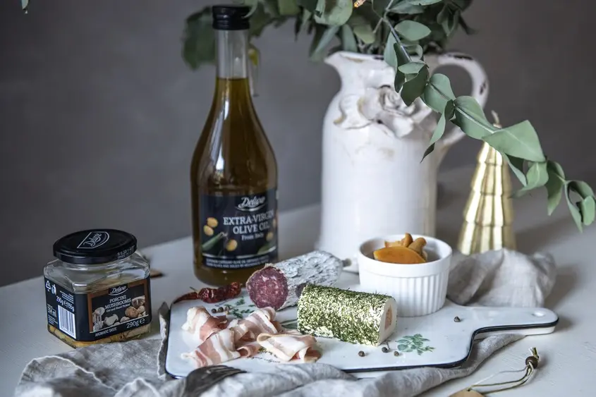 lidl, гурме салам с шам-фъстък, мариновани гъби, зехтин, сирене за мазане и панчета, идеи за подаръци, коледа 2022
