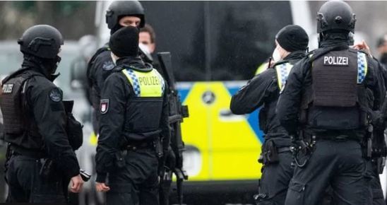 Полицията в Хамбург простреля мъж, заплашил хора със запалително устройство преди мач от Euro 2024