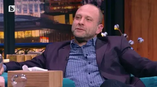 Тити Папазов отклони скандала с разказа си за остриганото момиче към ПФК "Левски"