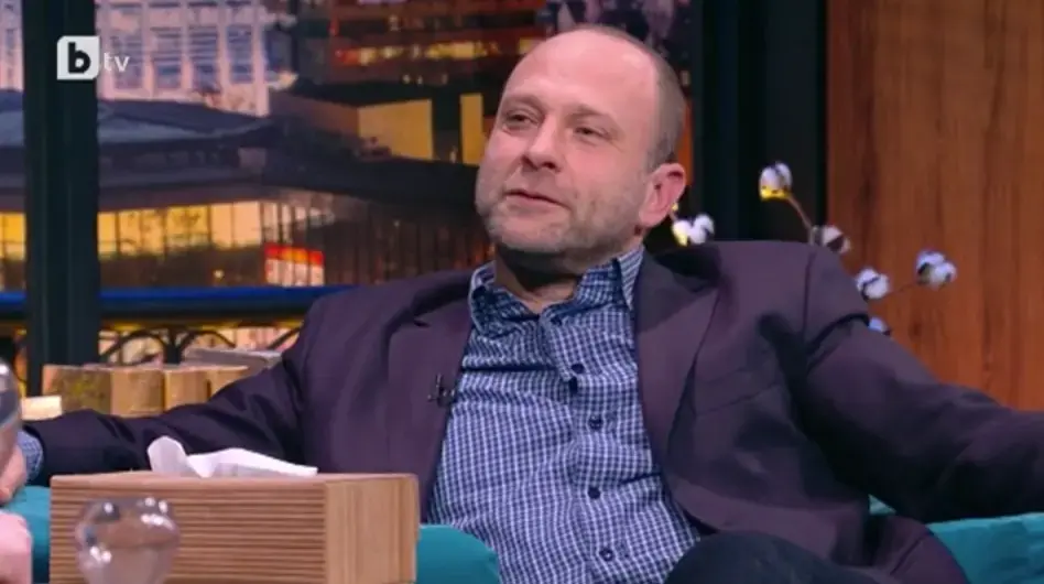 Тити Папазов може да получи акциите на Божков в "Левски"