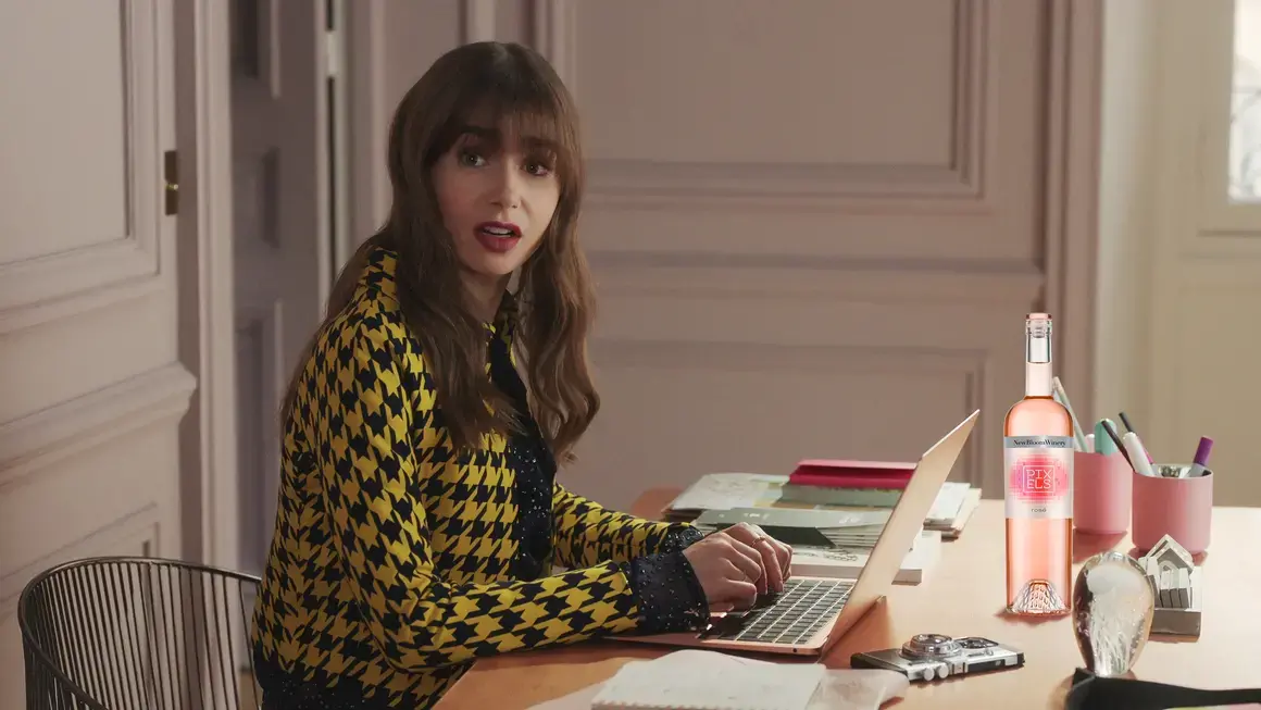 "Емили в Париж" + Розе