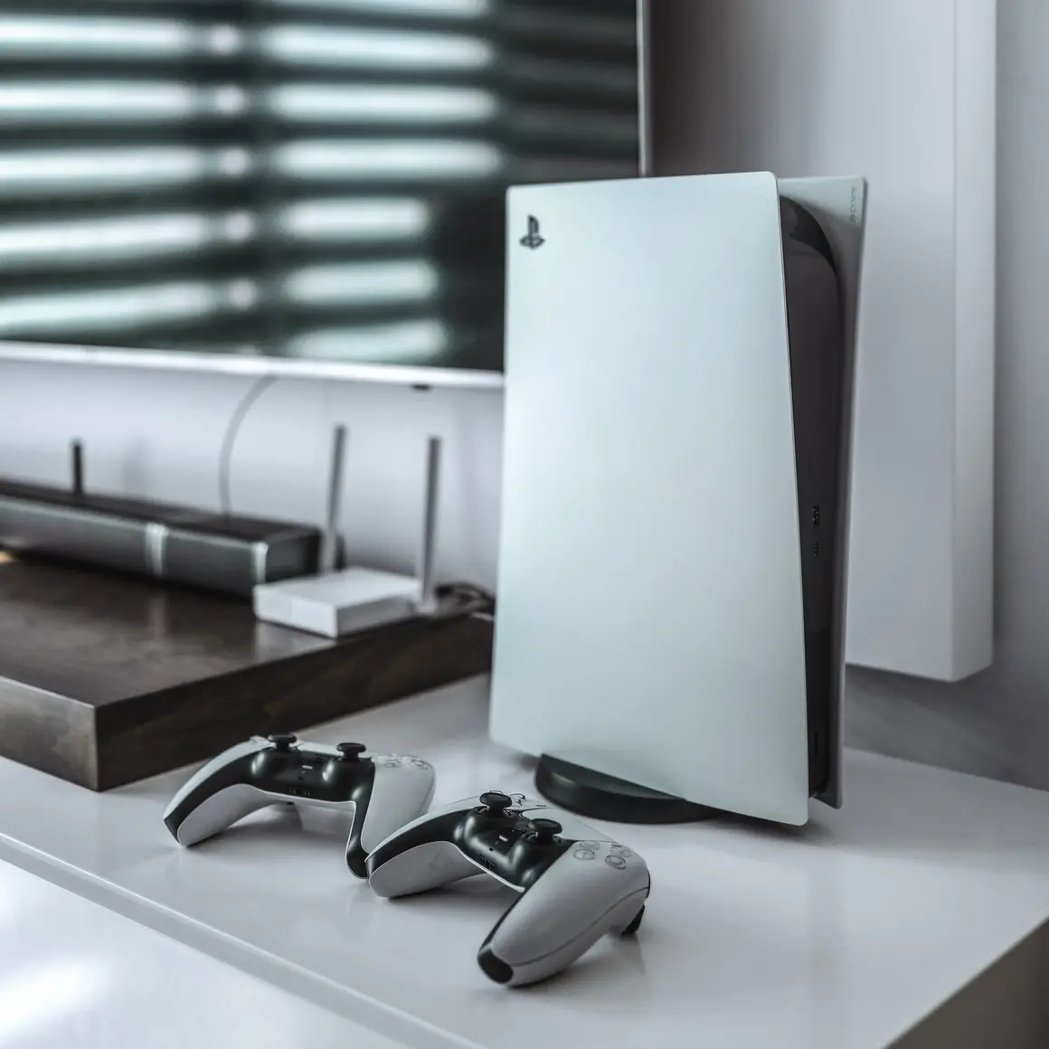 1. Playstation 5 и/или игра за конзолата