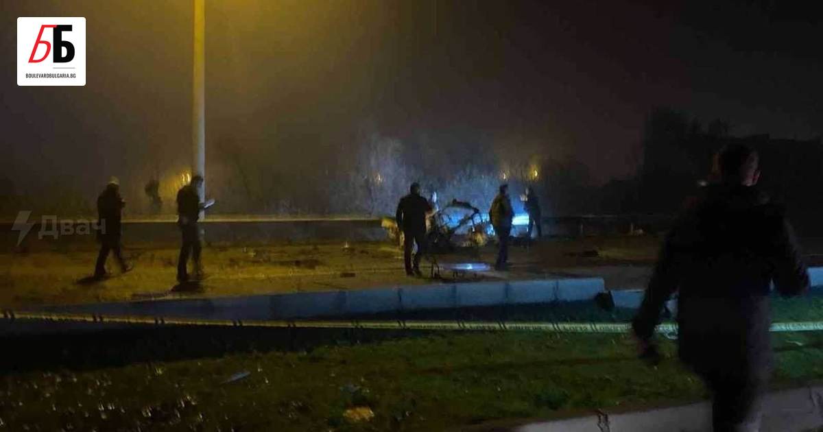 Осем турски полицаи са ранени в петък, след като бомба