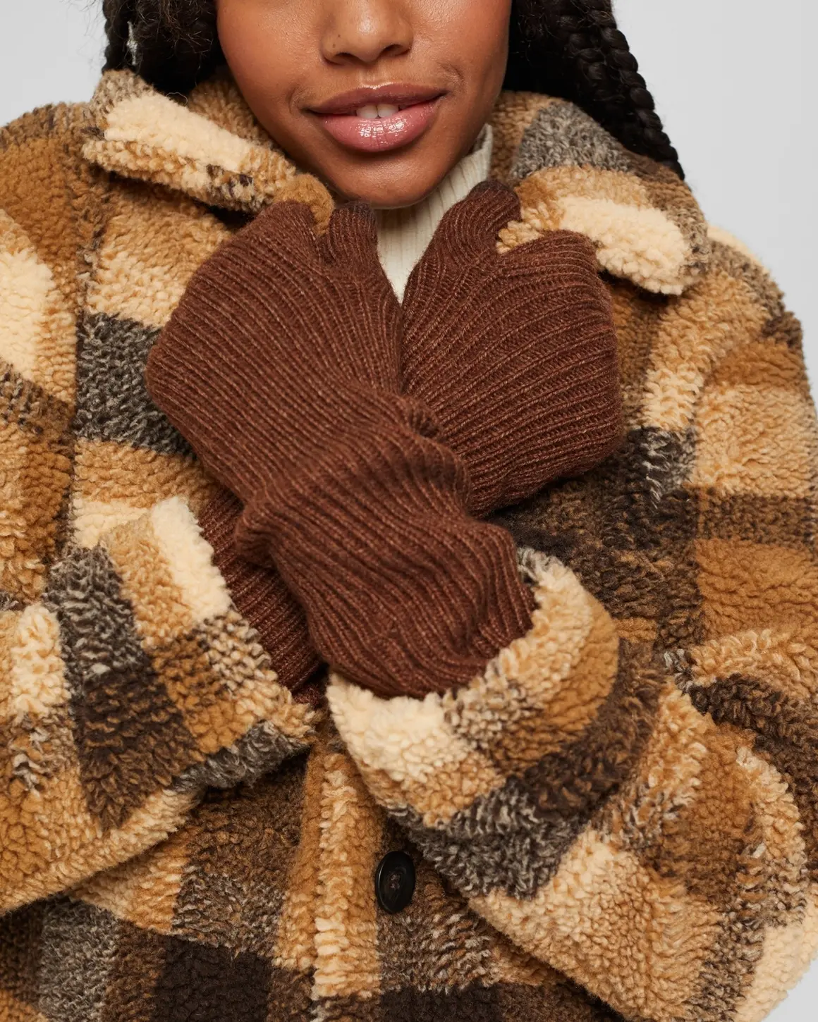 Шалът с ръкавици