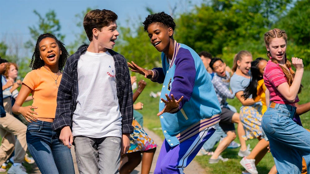 "Мюзикълът 13" / 13 The Musical 