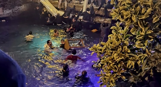 Паника в луксозен ресторант на Босфора: срути се платформа, клиентите паднаха в морето