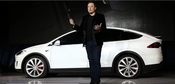 Tesla се поддава на клишето и ще пробва „малко реклама“