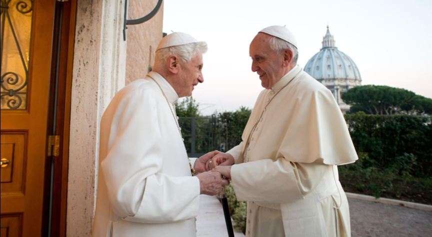 Здравословното състояние на бившия папа Бенедикт се е влошило внезапно