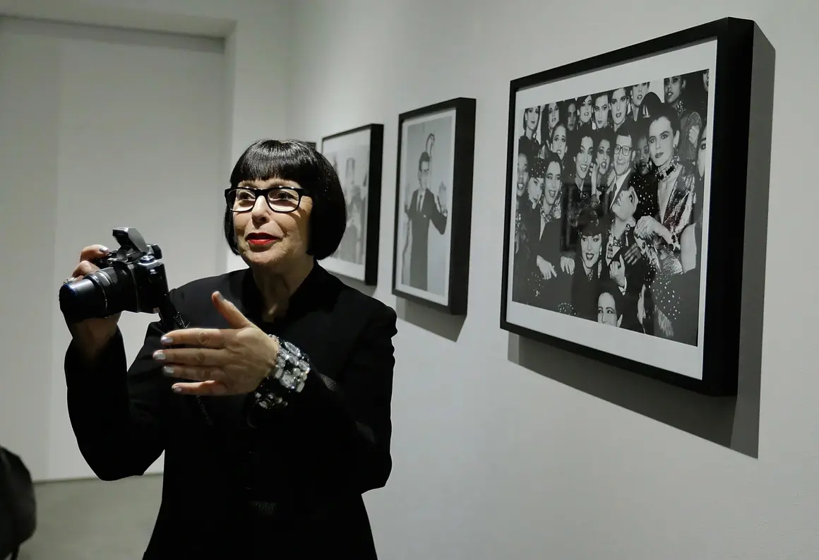 Роксан Лоуит (22 февруари 1942 - 13 септември 2022)