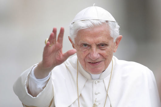 Бившият папа Бенедикт XVI почина на 95 години