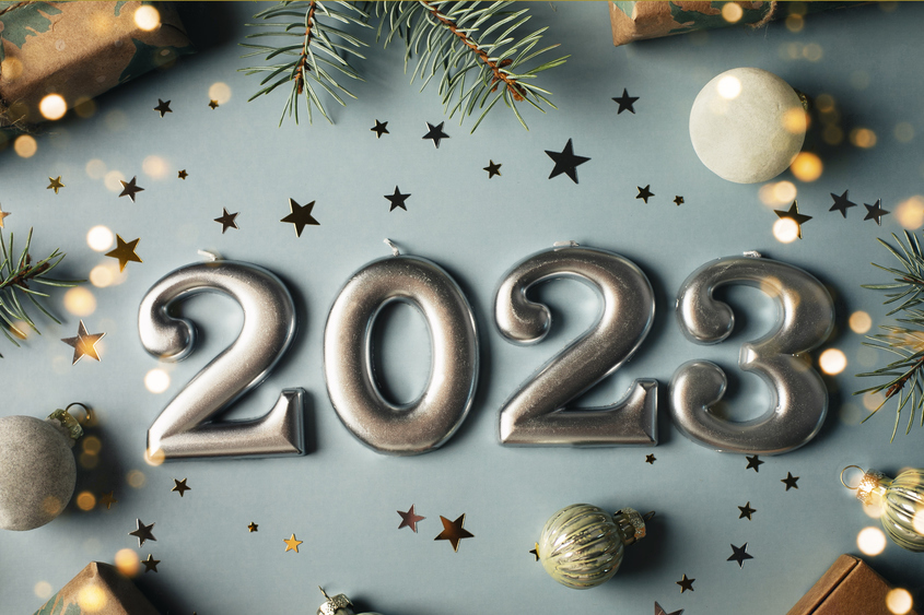 Честита Нова година! Посрещаме 2023 с надежда за мир и светлина