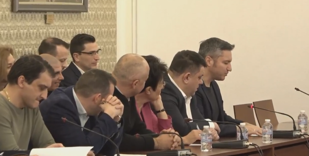 БСП обезсмисли опитите на ПП за кабинет с втория мандат