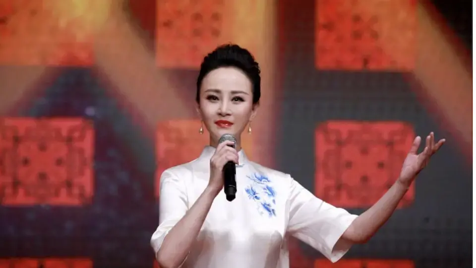 Смъртта на 5 популярни китайци освети драмата с Covid-19, прикривана от властта