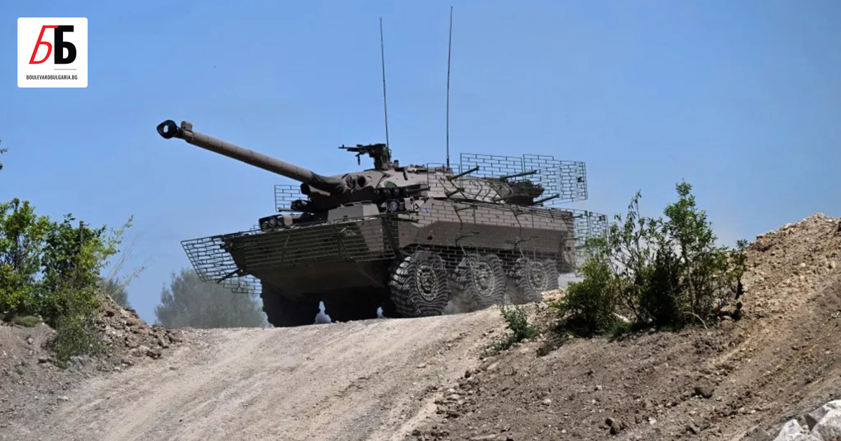 Френското правителство ще предостави на Украйна бронираните машини AMX-10RC, снабдени