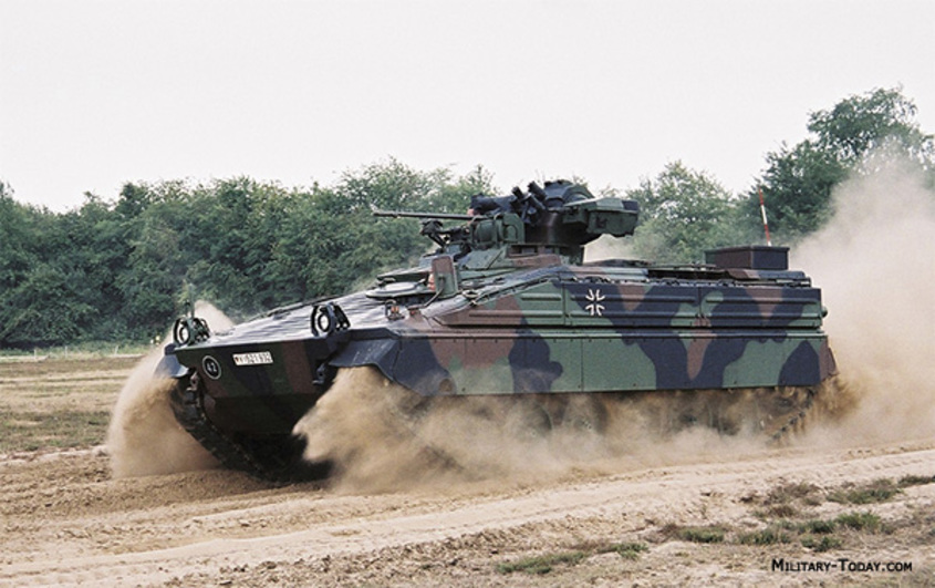 И Германия ще даде бронирани бойни машини на Украйна