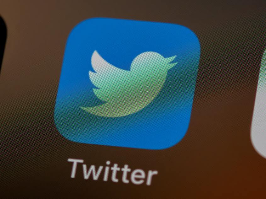 Twitter е хакнат, откраднати са имейлите на над 200 млн. потребители - твърди експерт