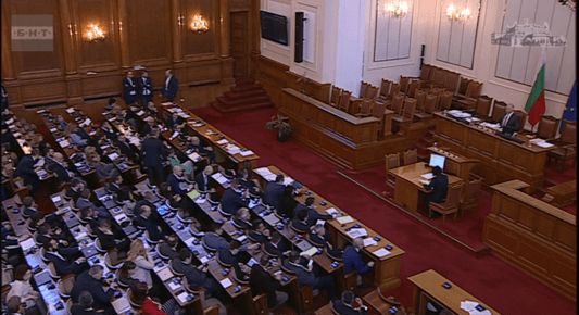 Депутатите отхвърлиха декларацията на ПП и обрекоха кабинет с втория мандат