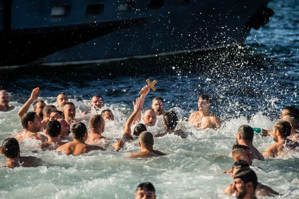 Морякът - спасител на кръста