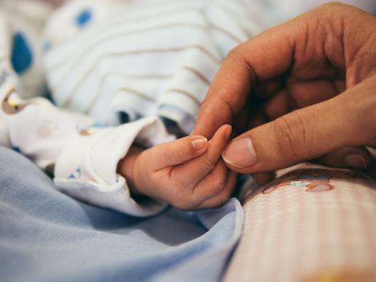 Родителите на разменените бебета от столичната болница Шейново искат лечебното