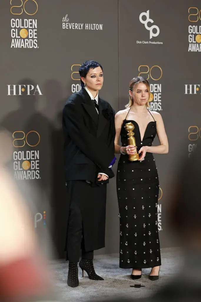 Ема Дарси и Мили Алкок 