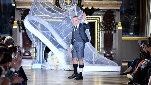 "Лентите не са на adidas" - Марката, която облече звездите от "Барселона" в костюми, спечели делото с adidas