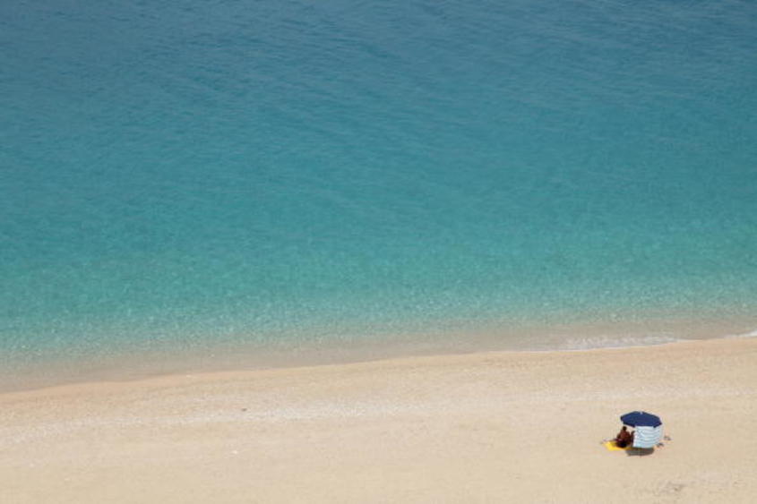 Туристите в Гърция това лято ще се допускат само със здравен сертификат