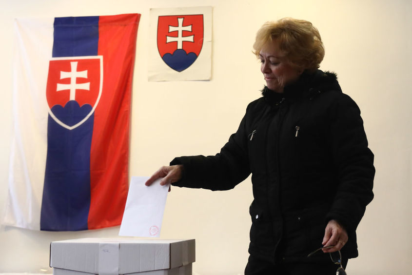 Предсрочните избори в Словакия са забранени. Резултатите от референдум могат да променят това