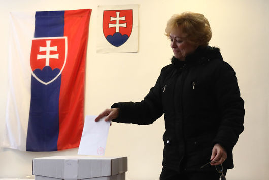 Докато България се готви да проведе петите си предсрочни избори