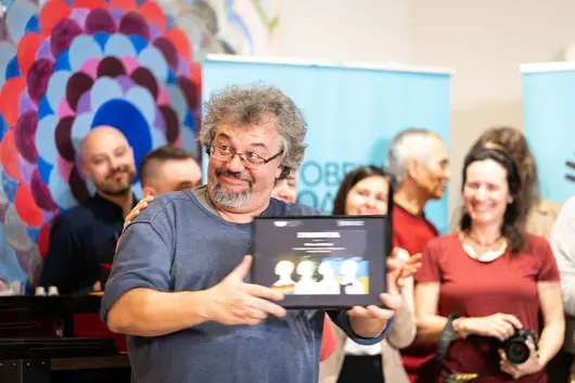Манол Пейков помага на 102-годишна жена за колективен иск срещу Петър Волгин