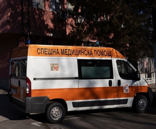 Жена почина в такси след като Спешният център в Сливен