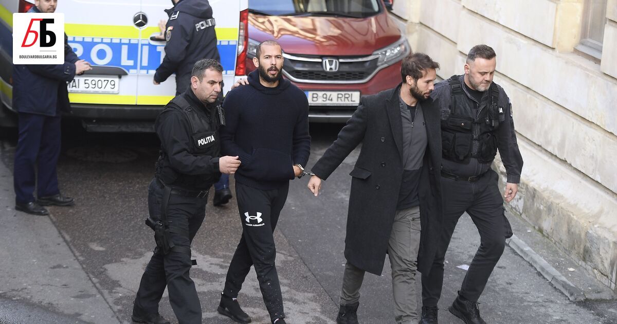 Инфлуенсърът и бивш професионален кикбоксьор Андрю Тейт се яви в