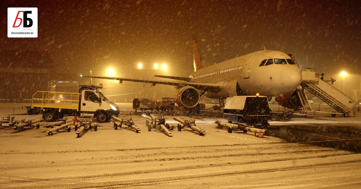 Повече от 1800 полета бяха отменени в САЩ заради силната
