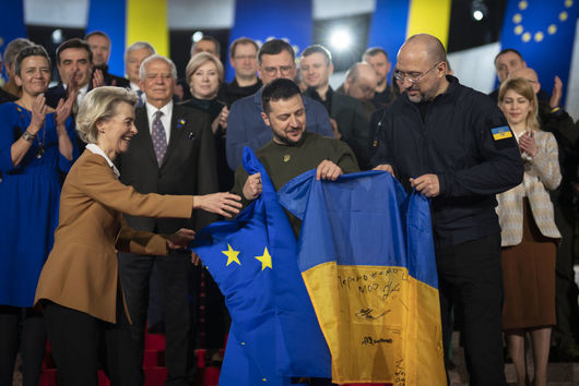 ЕС ще разследва “престъпления срещу мира“, извършени в Украйна
